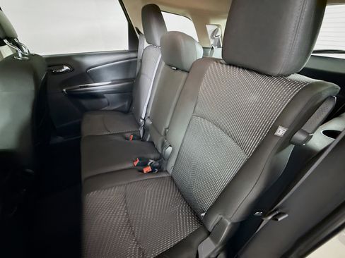 Used 2020 Dodge Journey SE w/ SE Popular Equipment Group image 27