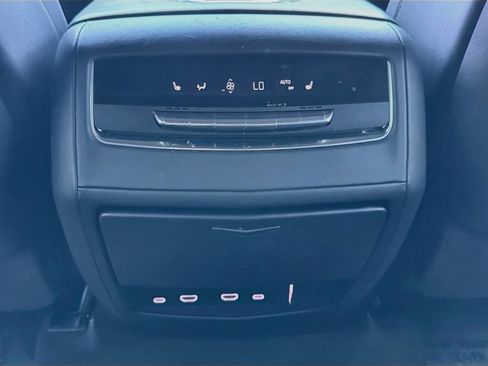 Used 2022 Cadillac Escalade Sport Platinum AWD/4WD image 28
