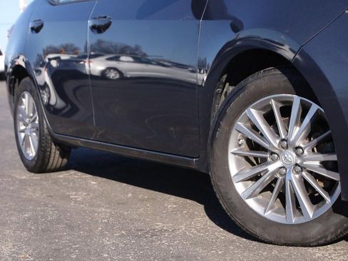 Used 2015 Toyota Corolla LE image 3