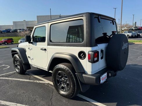 Used 2025 Jeep Wrangler Sport image 5
