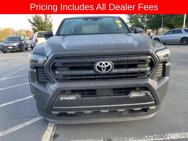 Used 2025 Toyota Tacoma SR5 AWD/4WD image 13