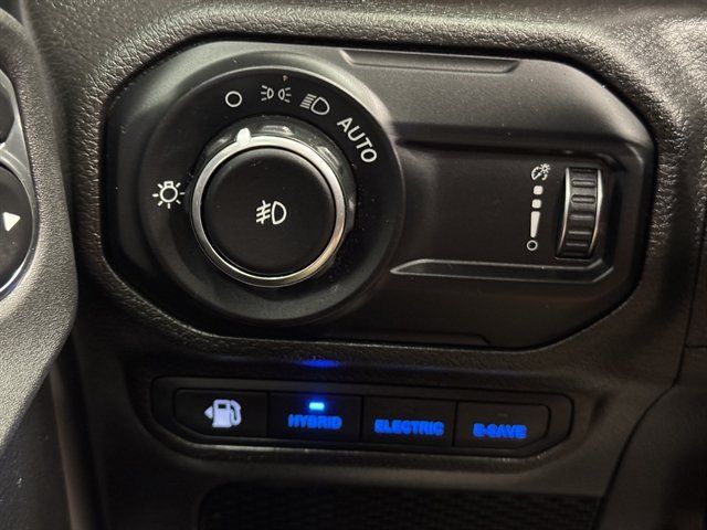 Used 2023 Jeep Wrangler Unlimited w/ Sun & Screen Package AWD/4WD image 40