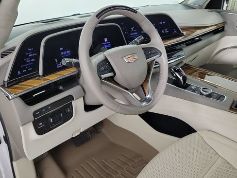 Used 2024 Cadillac Escalade Sport Platinum RWD image 18