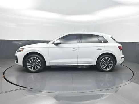 Used 2021 Audi Q5 2.0T Premium w/ Convenience Package AWD/4WD image 2