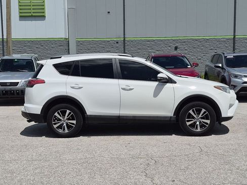 Used 2018 Toyota RAV4 XLE FWD image 4