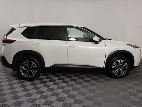 Used 2023 Nissan Rogue SV image 9