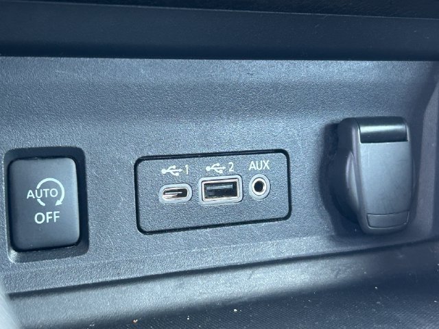 Used 2024 Nissan Sentra SV FWD image 16