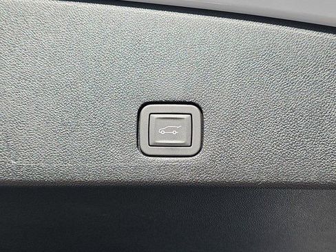 Used 2025 Cadillac XT6 Premium Luxury w/ LPO, Floor Liner Package image 15