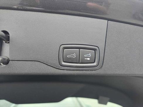 Used 2024 Porsche Taycan 4S image 19