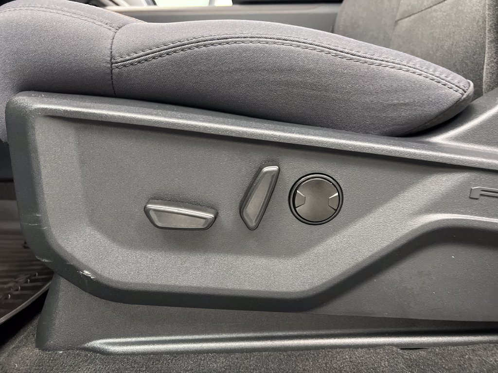 Used 2025 Ford Expedition Active RWD image 13