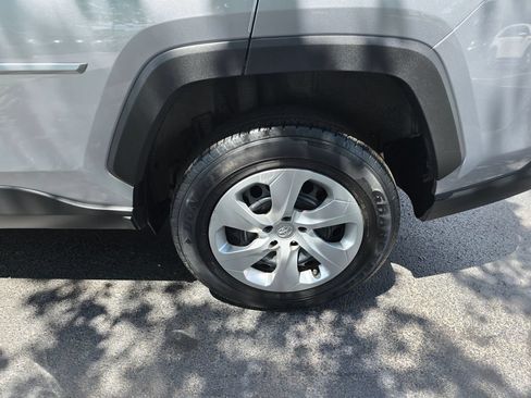 Certified 2023 Toyota RAV4 LE AWD/4WD image 4