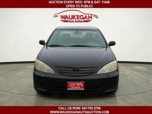 Used 2002 Toyota Camry XLE image 3
