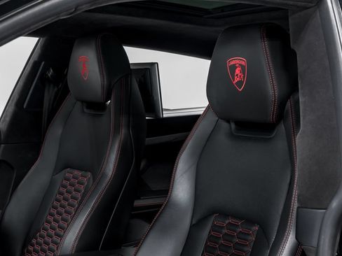 Used 2020 Lamborghini Urus AWD/4WD image 19