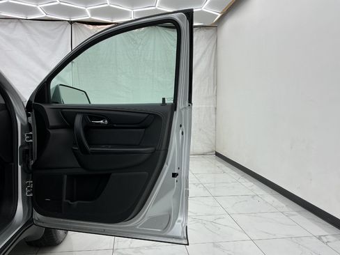 Used 2015 Chevrolet Traverse LT FWD image 19