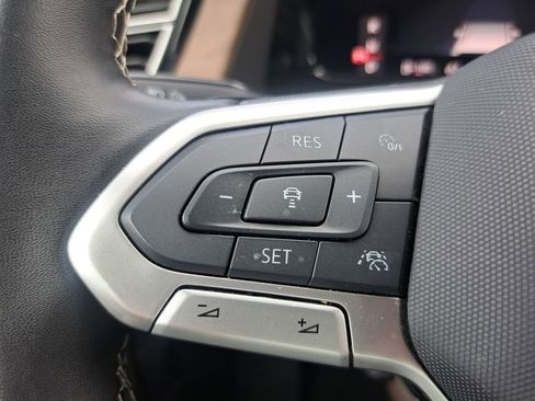 Used 2025 Volkswagen Atlas SE image 14