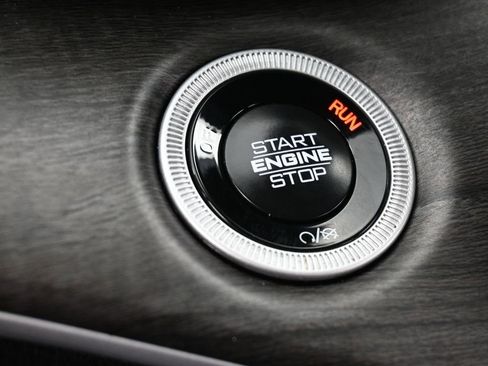 Used 2024 Jeep Grand Cherokee L Limited image 21