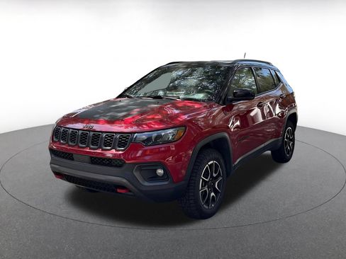 Used 2025 Jeep Compass Trailhawk AWD/4WD image 6