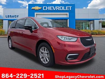 Used 2024 Chrysler Pacifica Touring-L