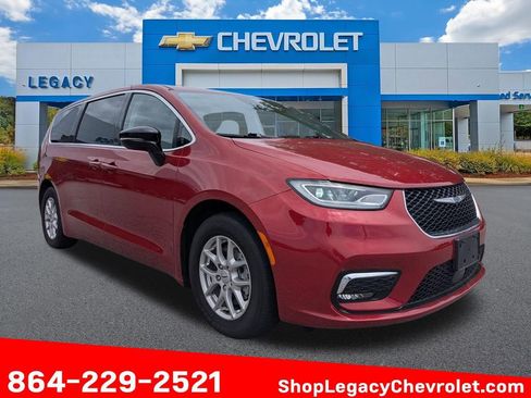 Used 2024 Chrysler Pacifica Touring-L FWD image 1