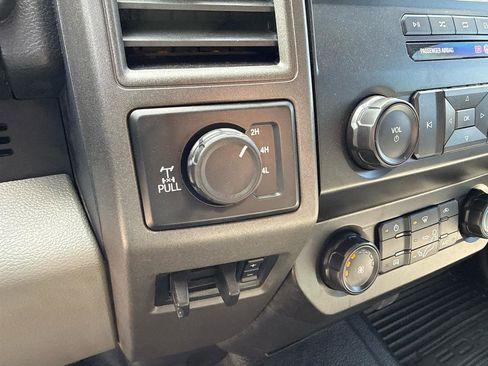 Used 2022 Ford F250 XL w/ Power Equipment Group image 18