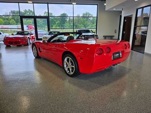 Used 2002 Chevrolet Corvette Convertible w/ Preferred Equipment Group2 RWD image 4
