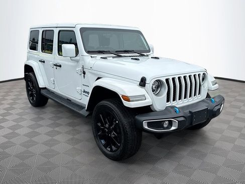 Used 2022 Jeep Wrangler Unlimited Sahara w/ Cold Weather Group AWD/4WD image 4