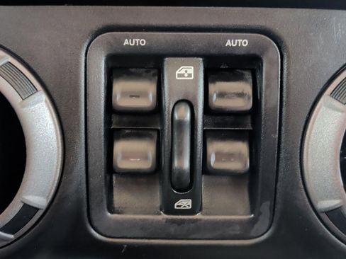 Used 2015 Jeep Wrangler Unlimited Sport w/ Quick Order Package 24S AWD/4WD image 13