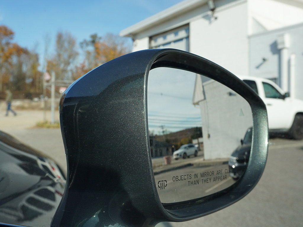 Used 2022 Chrysler Pacifica Touring-L FWD image 37