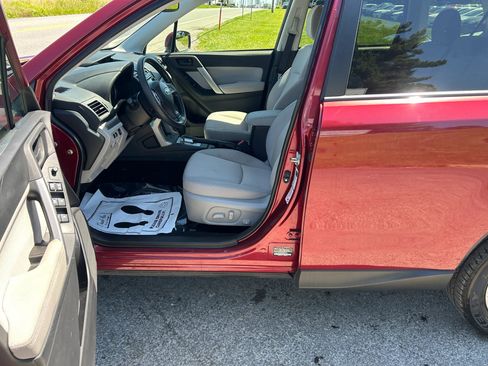 Used 2014 Subaru Forester 2.5i Premium w/ Popular Package #2 AWD/4WD image 12