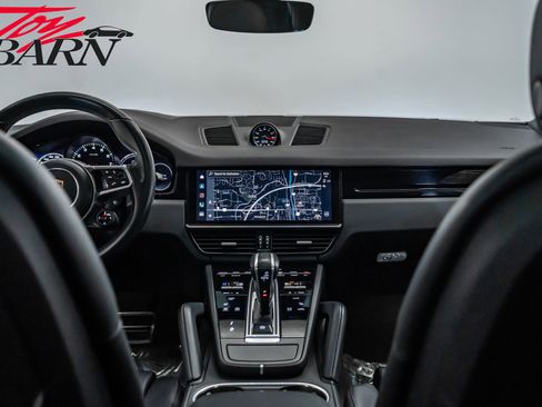 Used 2022 Porsche Cayenne S image 51
