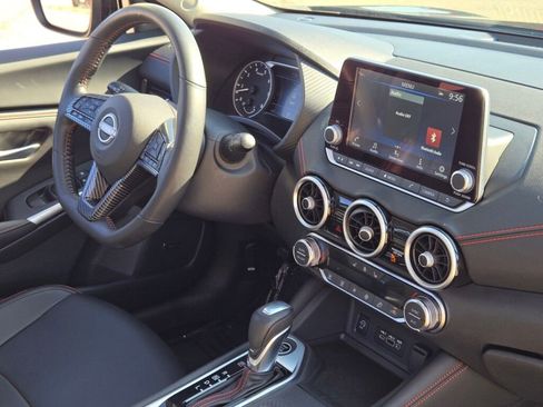 Used 2024 Nissan Sentra SR w/ SR Premium Package image 8