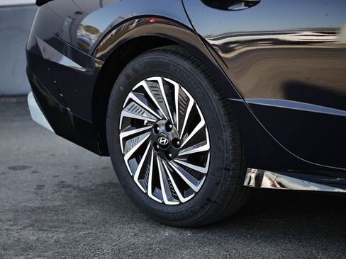 Certified 2025 Hyundai Sonata SEL image 4