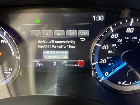 Used 2024 Toyota Highlander LE AWD/4WD image 13