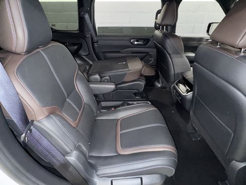 New 2026 Nissan Armada SL w/ Captain's Chari Seat Package AWD/4WD image 18
