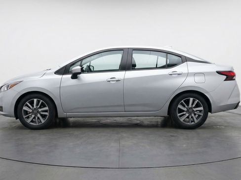 Used 2025 Nissan Versa SV FWD image 5