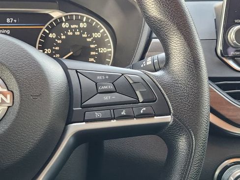 Used 2024 Nissan Altima 2.5 SV FWD image 29