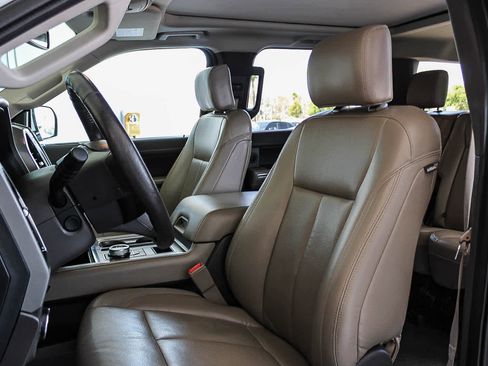 Used 2019 Ford Expedition XLT w/ Equipment Group 202A RWD image 17