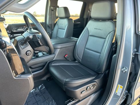 Used 2024 GMC Sierra 1500 Denali w/ Denali Reserve Package image 11