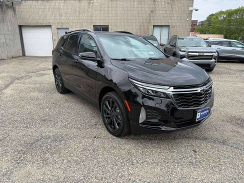 Used 2023 Chevrolet Equinox RS w/ RS Leather Package AWD/4WD image 8