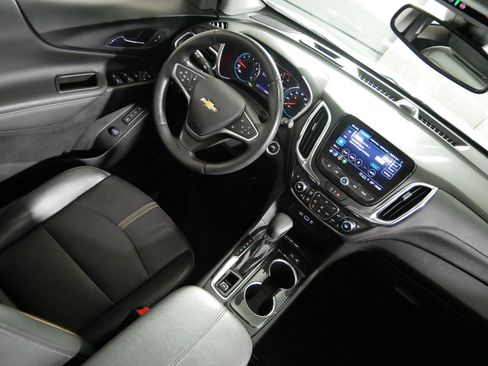 Used 2022 Chevrolet Equinox Premier image 9