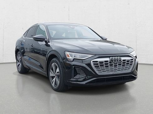 Used 2024 Audi Q8 e-tron Premium Plus w/ Premium Plus Package AWD/4WD image 3