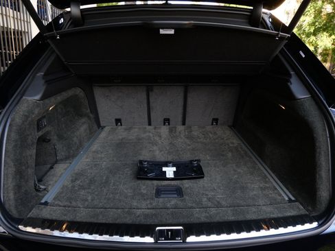 Used 2022 Bentley Bentayga S image 23