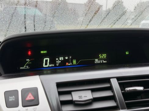 Used 2014 Toyota Prius V Two image 29