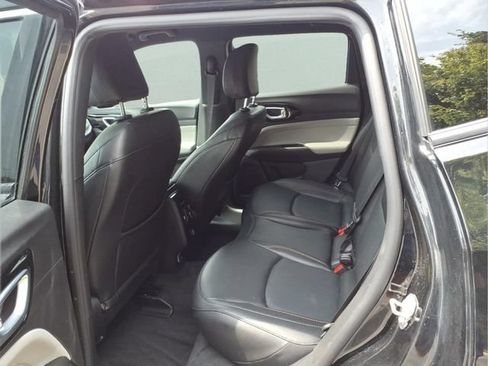 Used 2023 Jeep Compass Limited AWD/4WD image 11