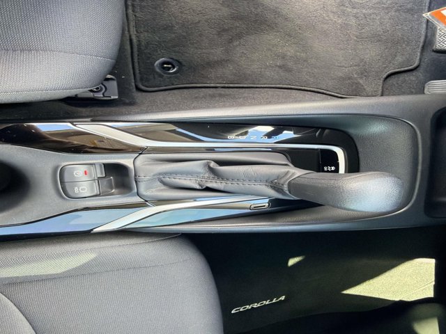 Certified 2021 Toyota Corolla LE FWD image 28