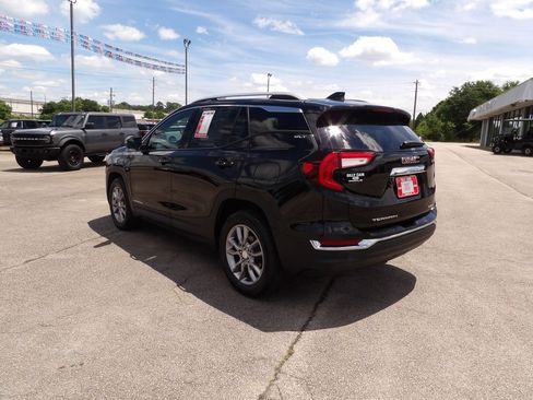 Used 2022 GMC Terrain SLT w/ Infotainment Package II AWD/4WD image 6