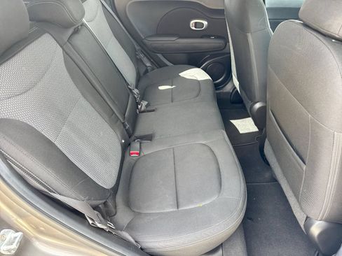 Used 2018 Kia Soul + FWD image 20