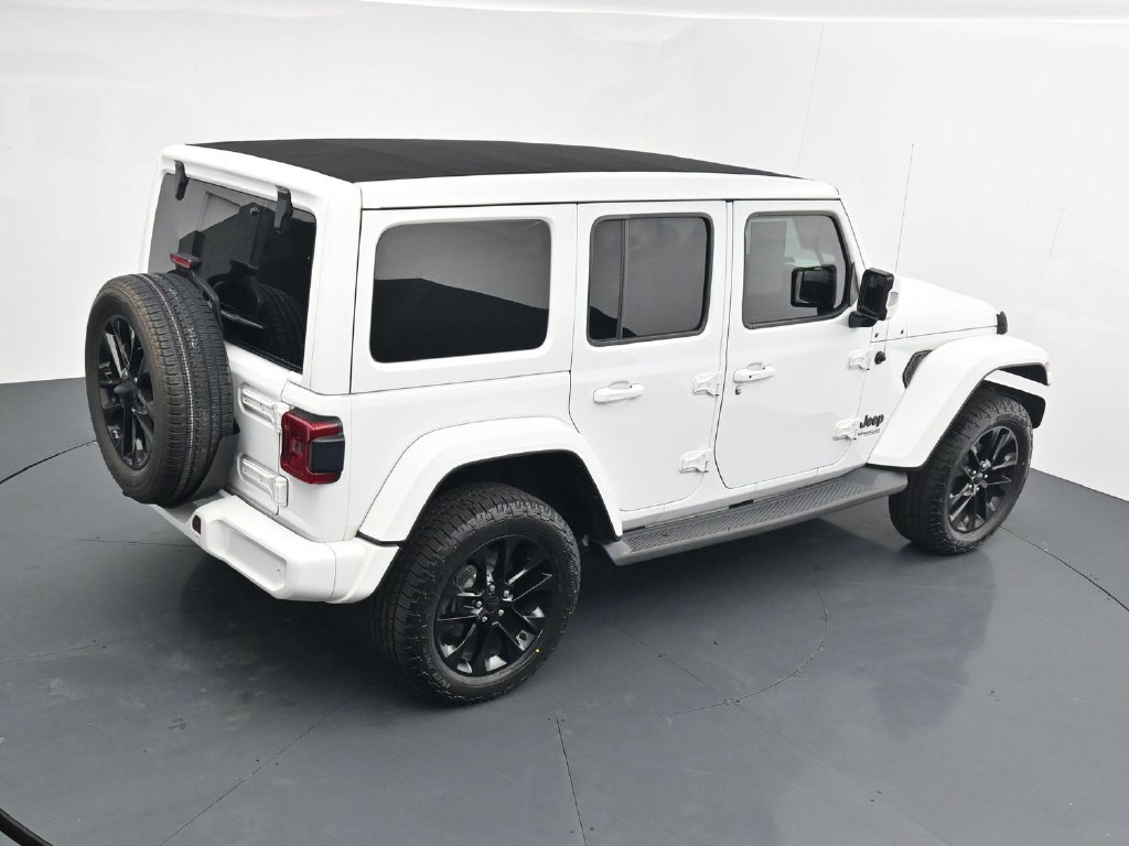 Used 2022 Jeep Wrangler Unlimited Sahara AWD/4WD image 30