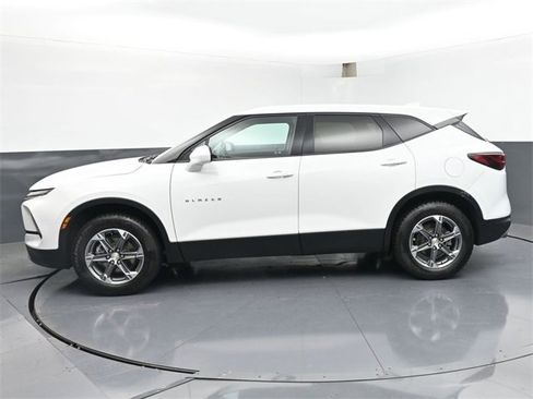 Used 2023 Chevrolet Blazer LT image 4