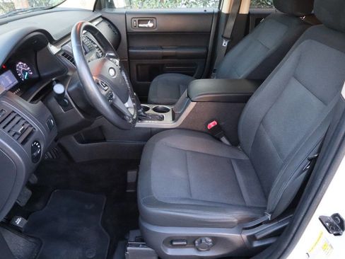 Used 2014 Ford Flex SE image 9